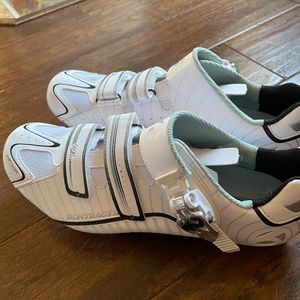 Bontrager women's Road shoes - Size 10.5 or 42 Euro - Brand new!